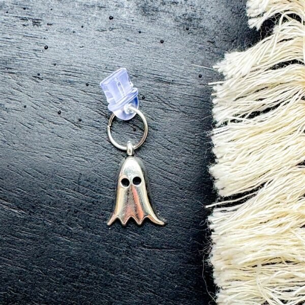Ghost Kindle Charm – E-Reader Dust Plug & Phone Charm