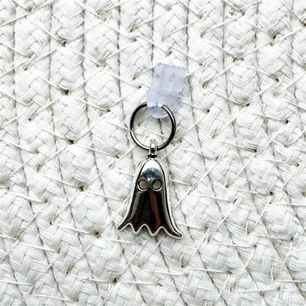 Ghost Kindle Charm – E-Reader Dust Plug & Phone Charm