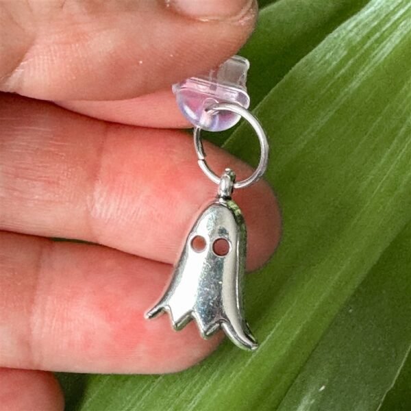 Ghost Kindle Charm – E-Reader Dust Plug & Phone Charm