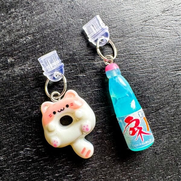 Kawaii Cat & Soda Kindle Charm Set – E-Reader Dust Plugs & Phone Charms