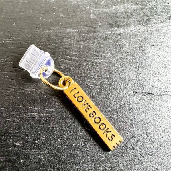 I Love Books Kindle Charm for book lovers and bookworms. Gold e-reader dust plug, Kobo charm and phone charm. A cute gift for Kindle readers.