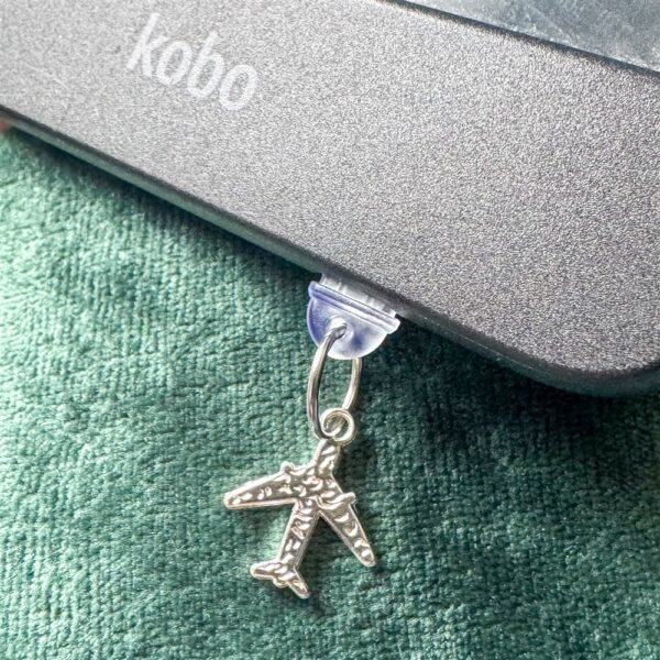 Airplane Kindle Charm Set – Gold & Silver E-Reader Dust Plugs