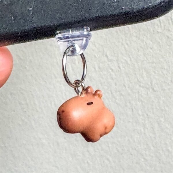 Leuke Capybara Kindle Charm voor boekenliefhebbers. Kawaii Kindle charme en Kindle stofstop voor e-lezers, Kobo en telefoons. Fun Kindle lezer geschenk.
